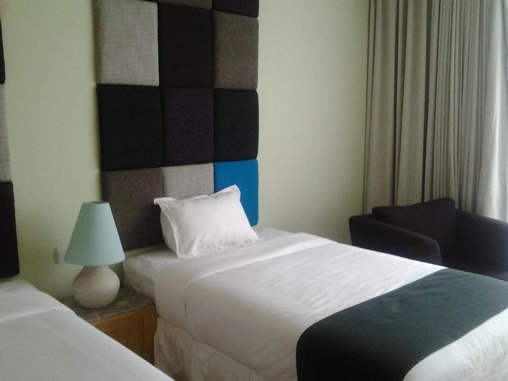 Chara Hotel Bandung Quarto foto