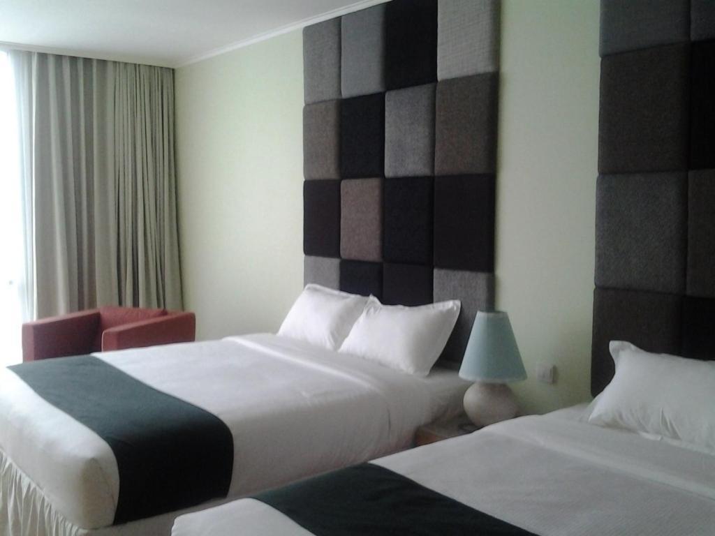 Chara Hotel Bandung Quarto foto