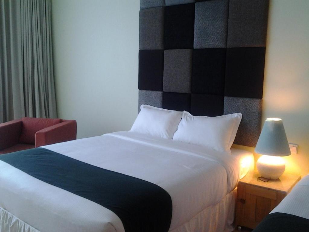 Chara Hotel Bandung Quarto foto